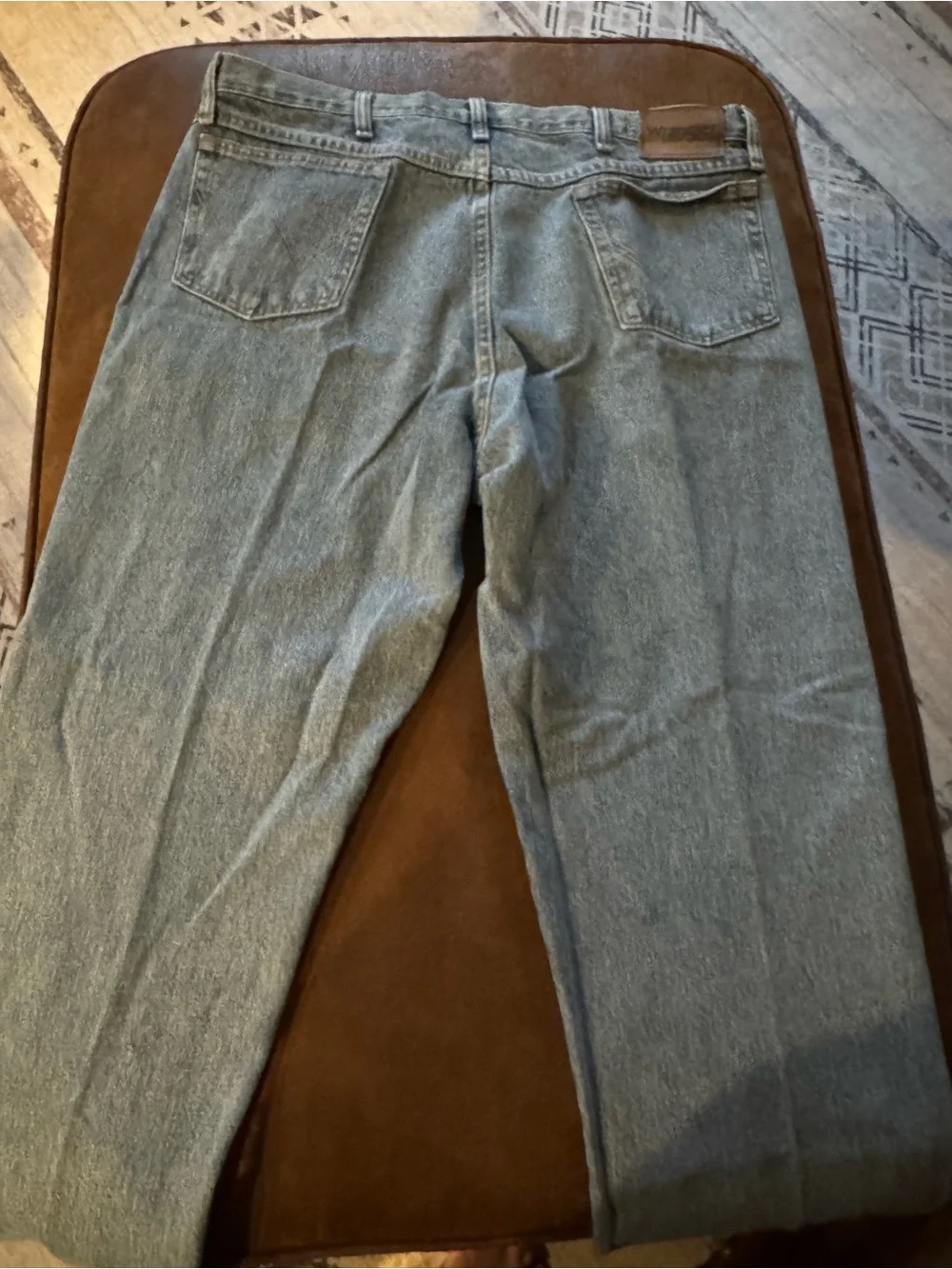Wrangler Men's Relaxed Light Blue Denim Jeans Sz 40 x 34 Like New!